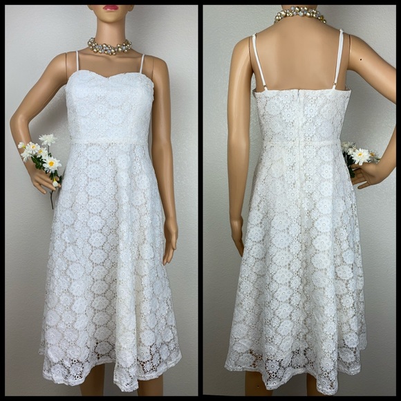 Champagne and Strawberry Crochet Lace Dress - Picture 2 of 9